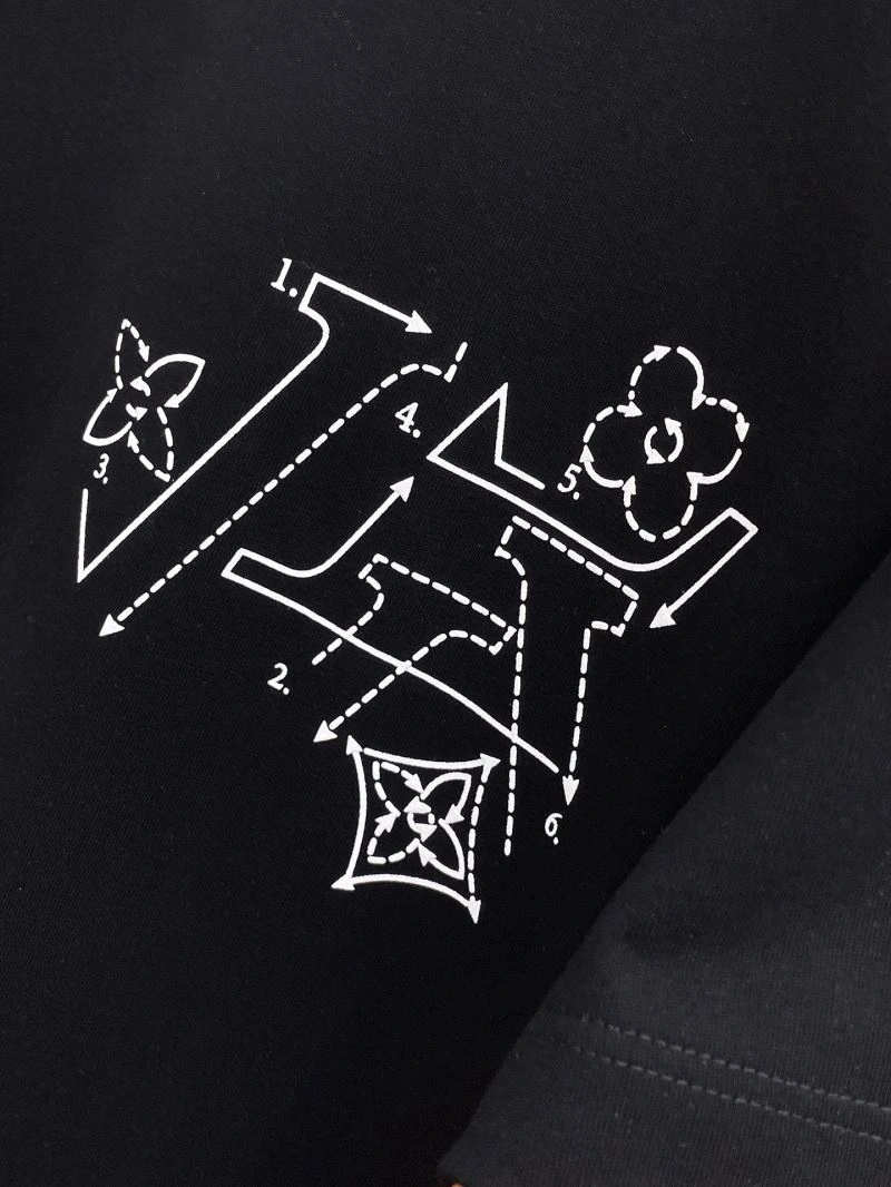 Stretchable Louis Vuitton T-Shirts 136364