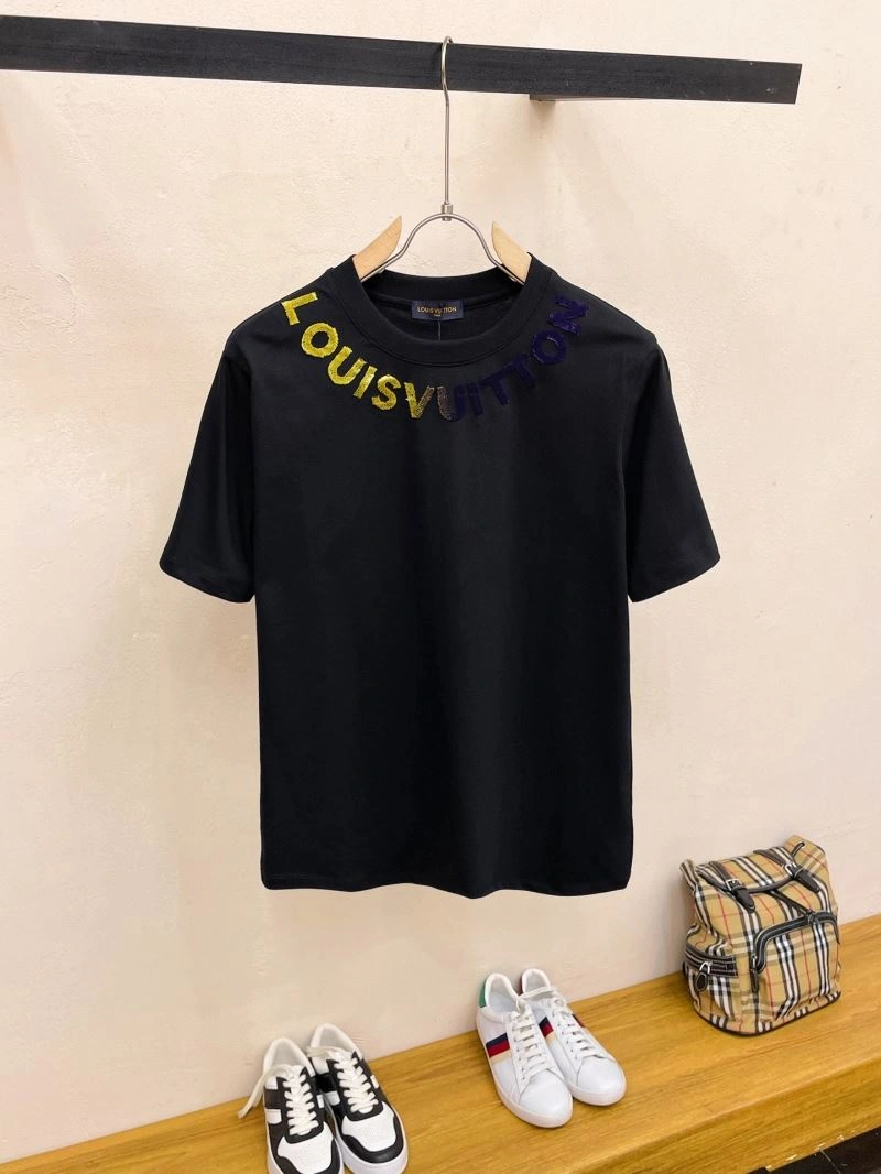 Louis Vuitton T-Shirts Snug 136288