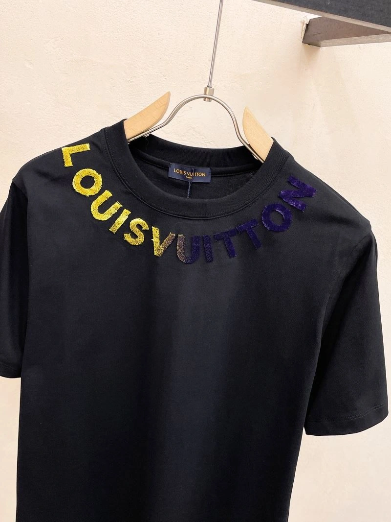 Louis Vuitton T-Shirts Snug 136288