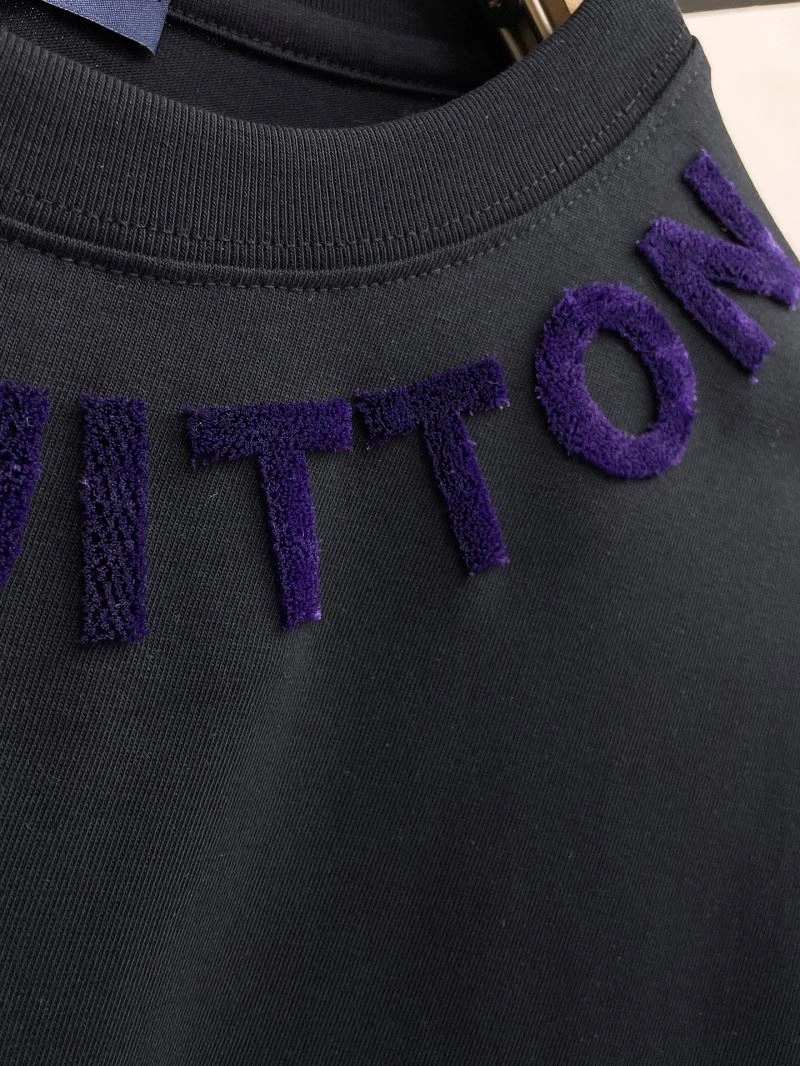 Louis Vuitton T-Shirts Snug 136288