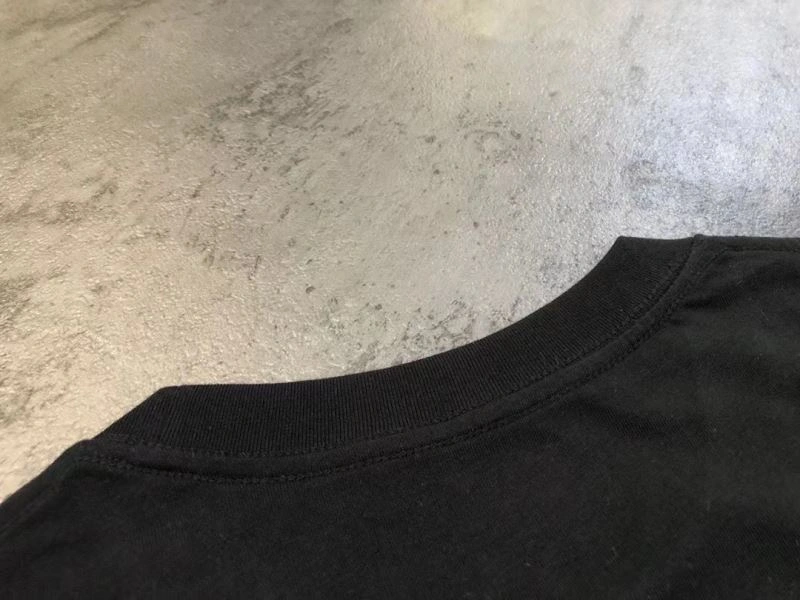Original Louis Vuitton T-Shirts 136279