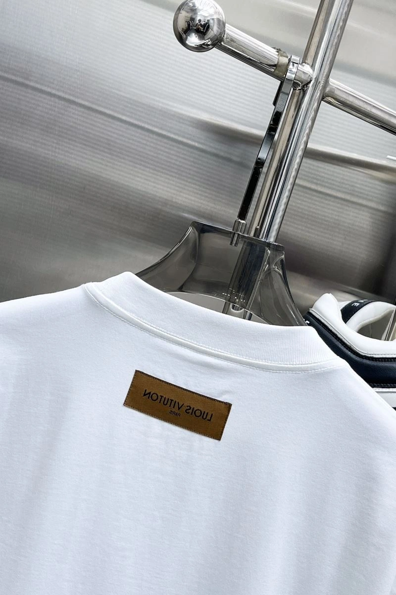 MoistureWicking Louis Vuitton T-Shirts 136262