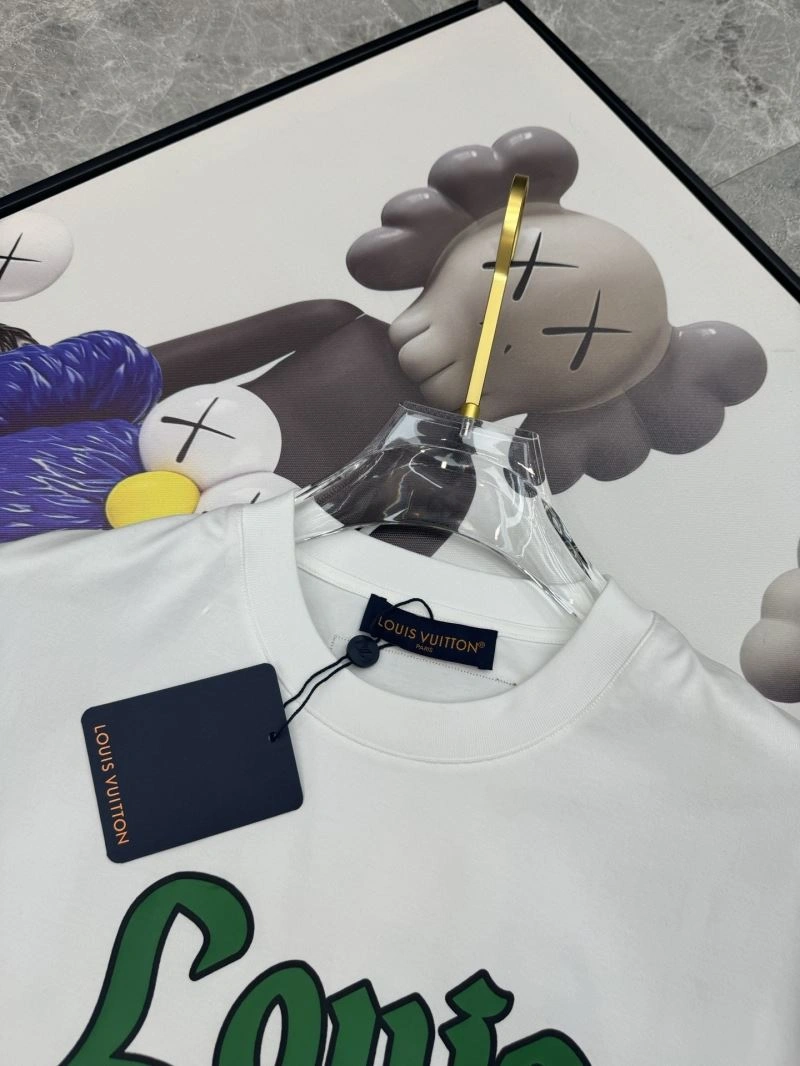 Elegant Louis Vuitton T-Shirts 136250