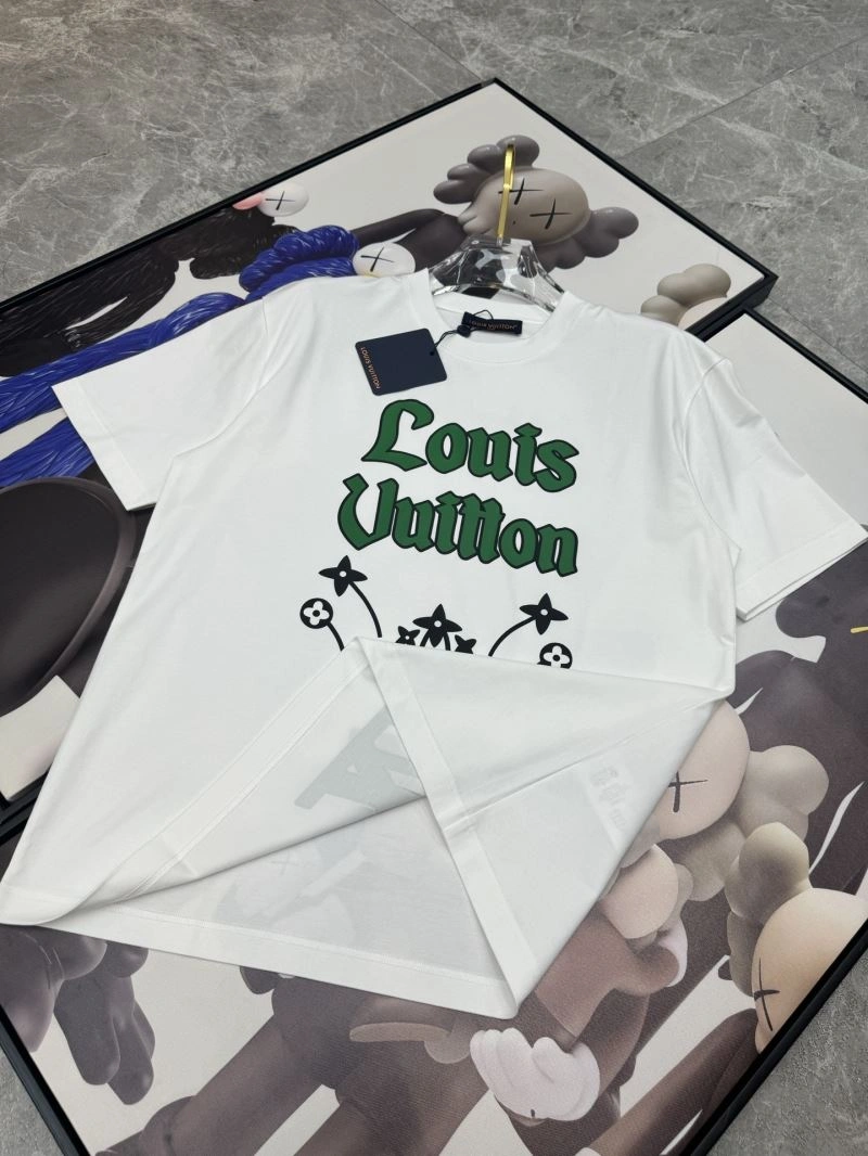 Elegant Louis Vuitton T-Shirts 136250