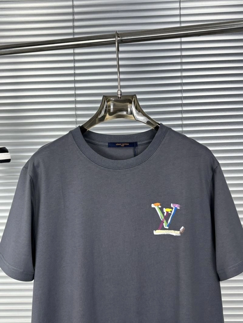 Functional Louis Vuitton T-Shirts 136247
