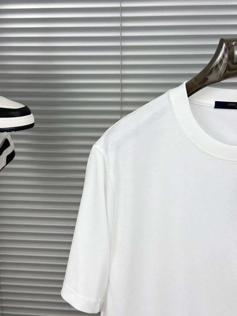 Vibrant Louis Vuitton T-Shirts 136245