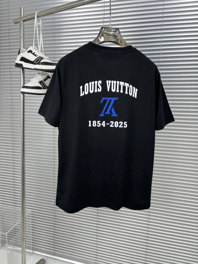 Refined Louis Vuitton T-Shirts 136241