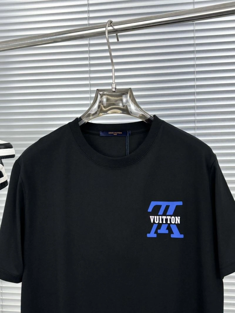 Refined Louis Vuitton T-Shirts 136241