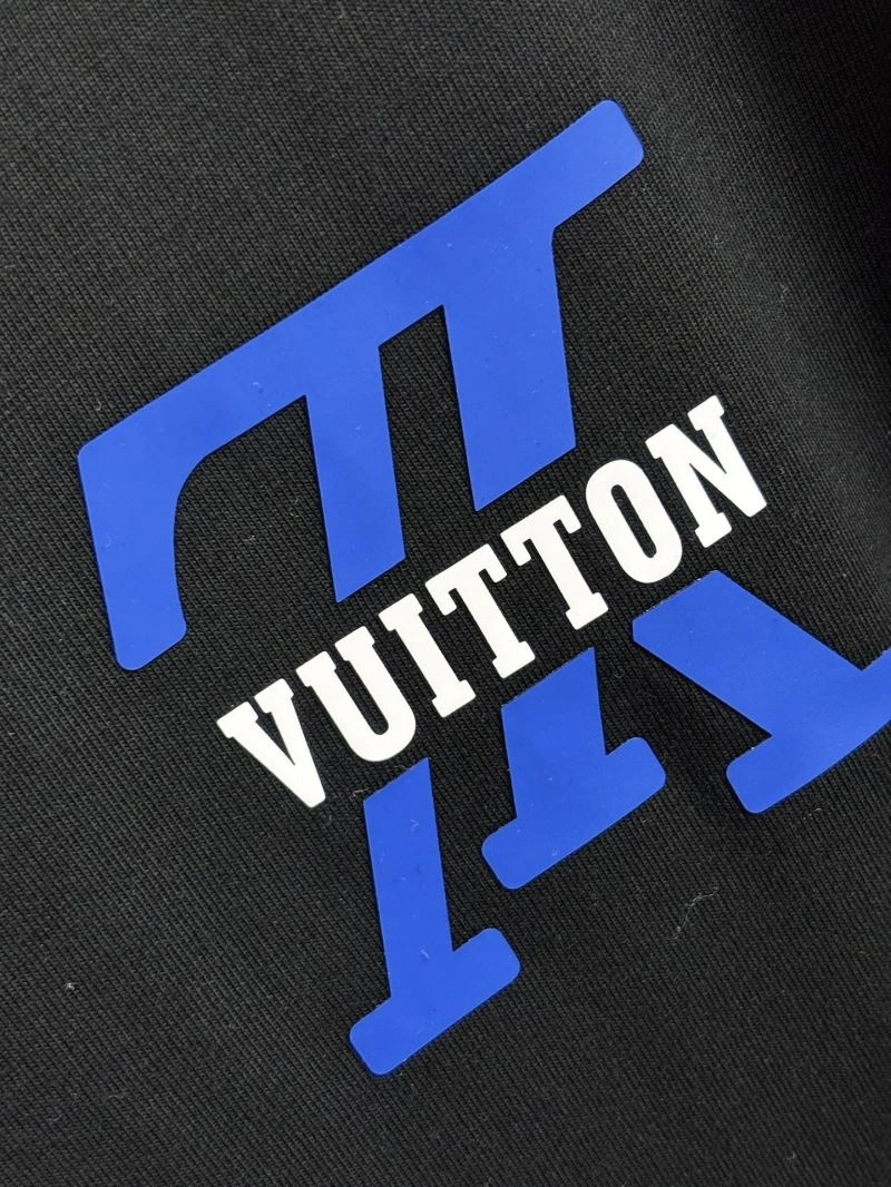Refined Louis Vuitton T-Shirts 136241