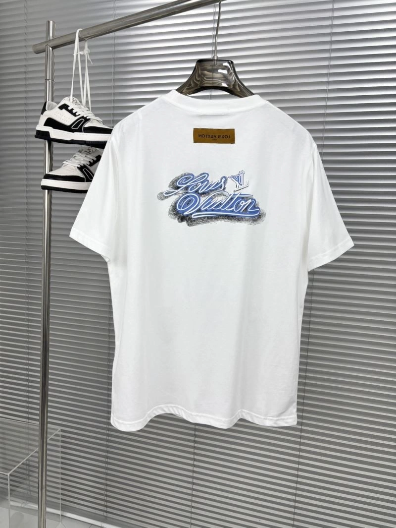 Sporty Louis Vuitton T-Shirts 136242