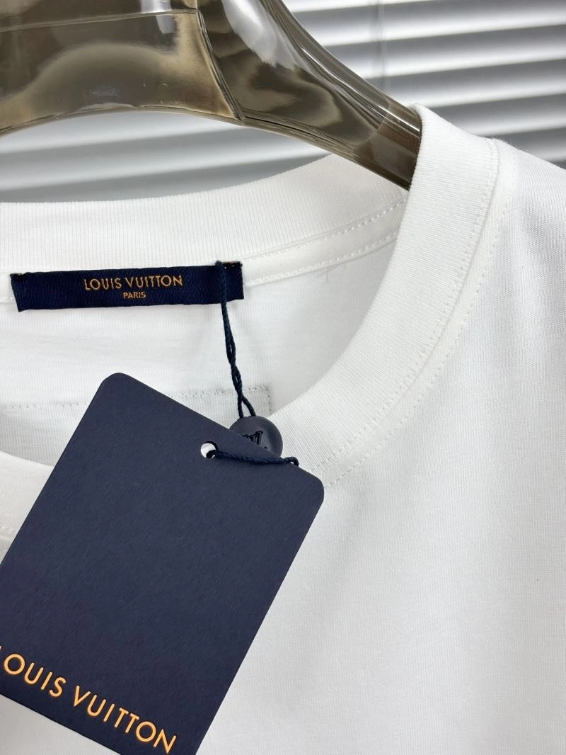 Sporty Louis Vuitton T-Shirts 136242