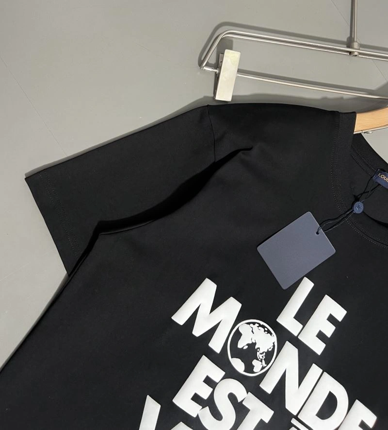Classic Louis Vuitton T-Shirts 136228