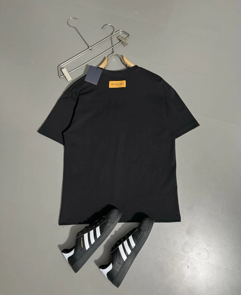 Classic Louis Vuitton T-Shirts 136228