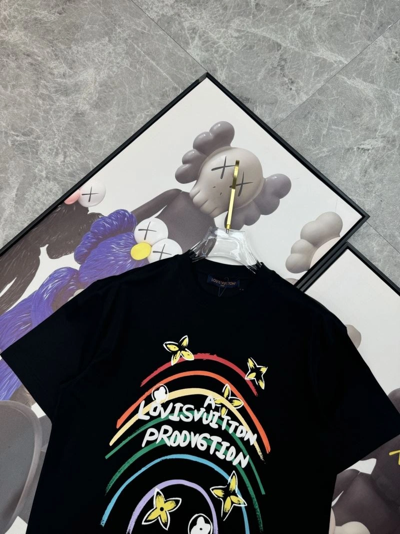 Sleek Louis Vuitton T-Shirts 136234