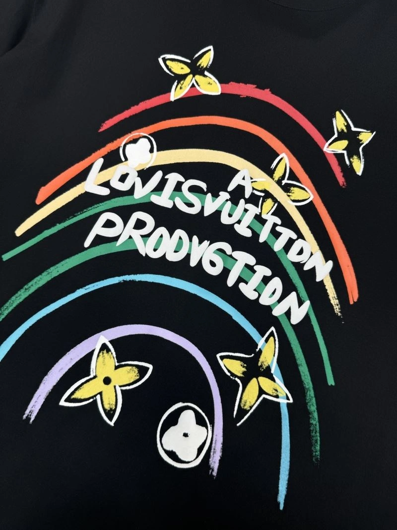 Sleek Louis Vuitton T-Shirts 136234
