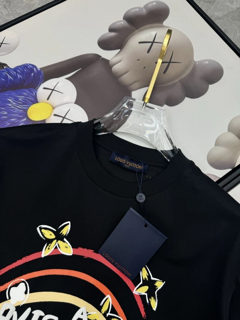 Sleek Louis Vuitton T-Shirts 136234