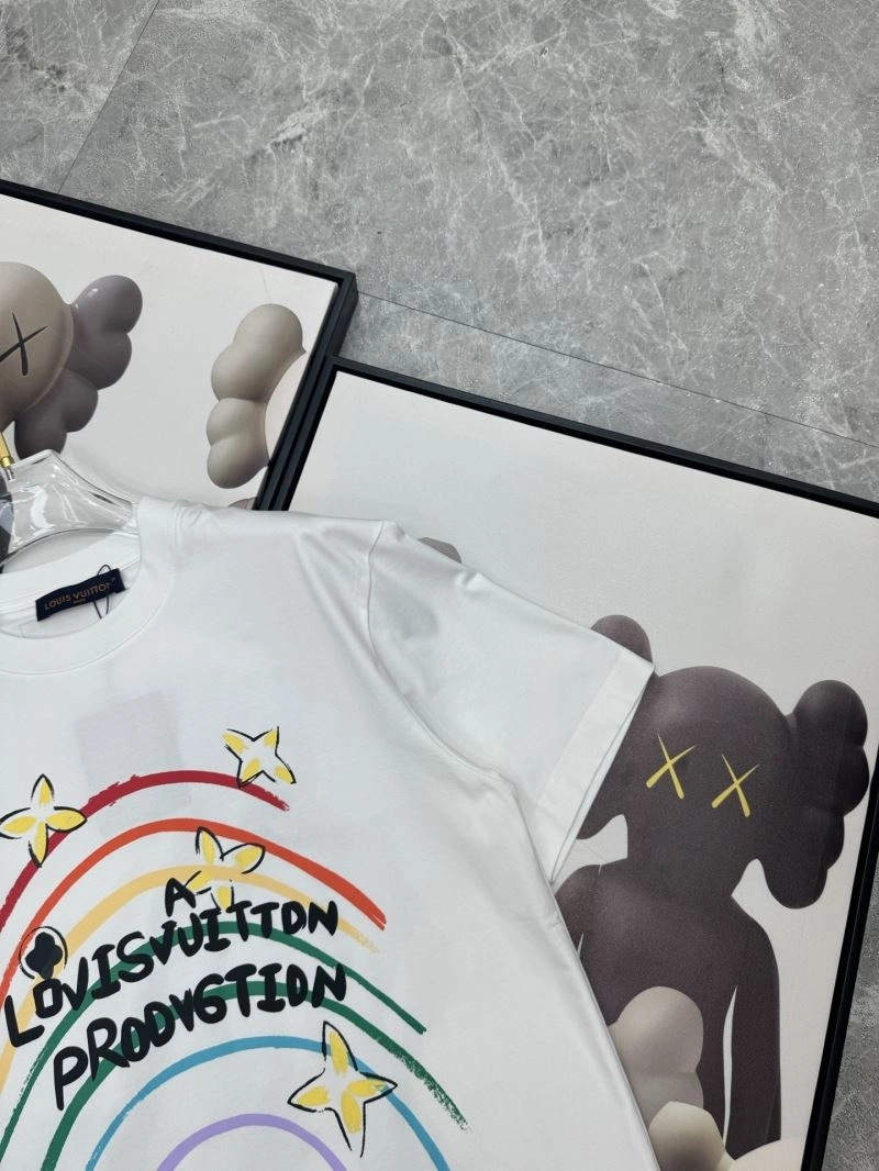 Louis Vuitton T-Shirts Breathable 136238