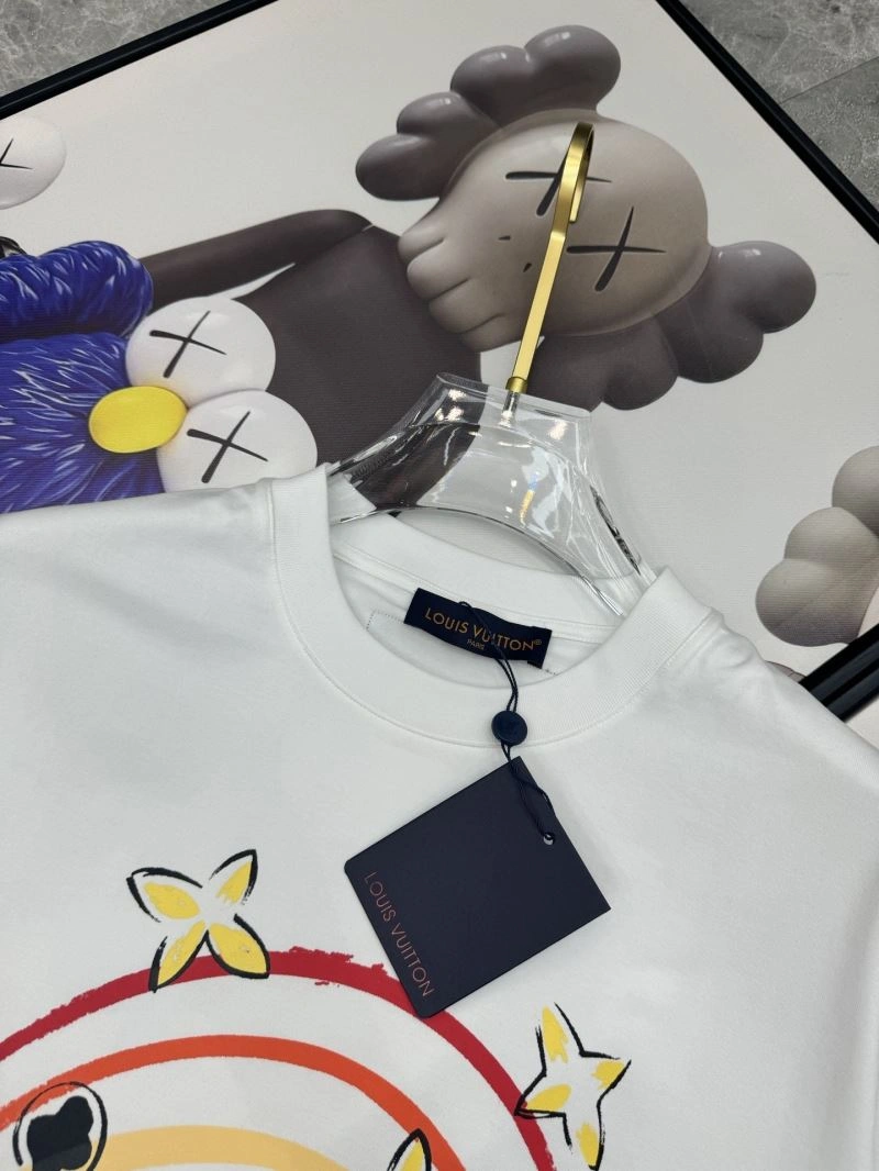 Louis Vuitton T-Shirts Breathable 136238