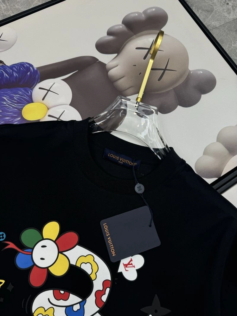 FashionForward Louis Vuitton T-Shirts 136226