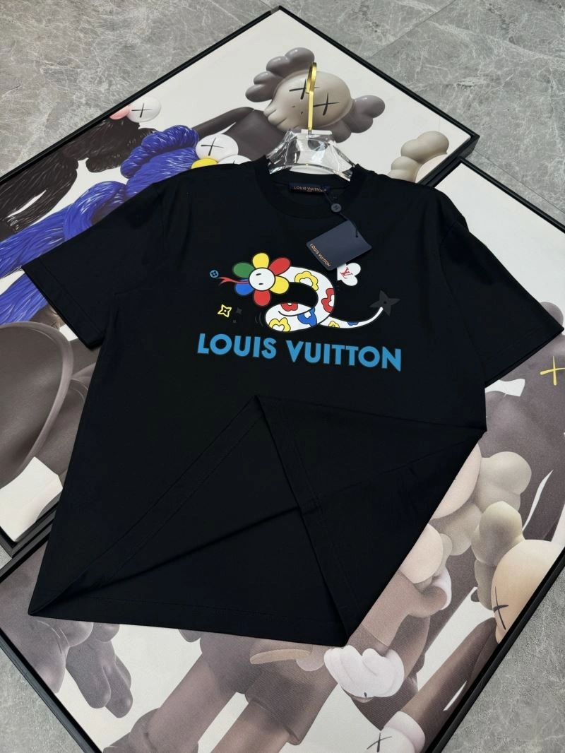 FashionForward Louis Vuitton T-Shirts 136226