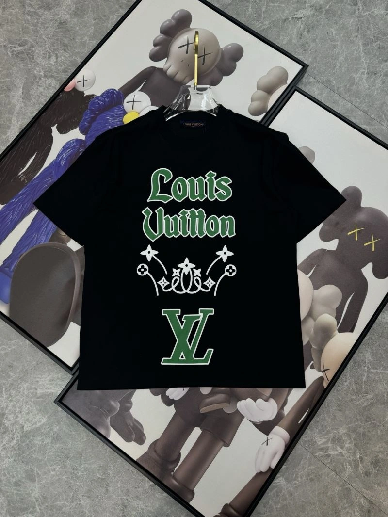 Fashionable Louis Vuitton T-Shirts 136229