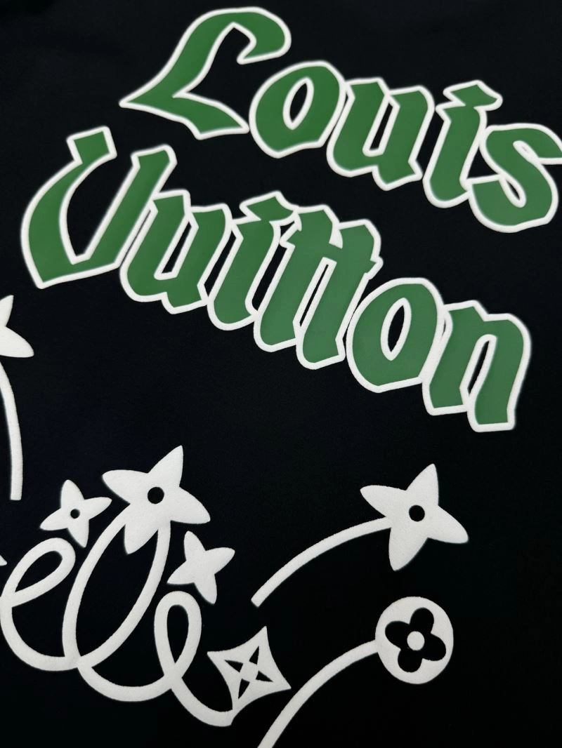 Fashionable Louis Vuitton T-Shirts 136229