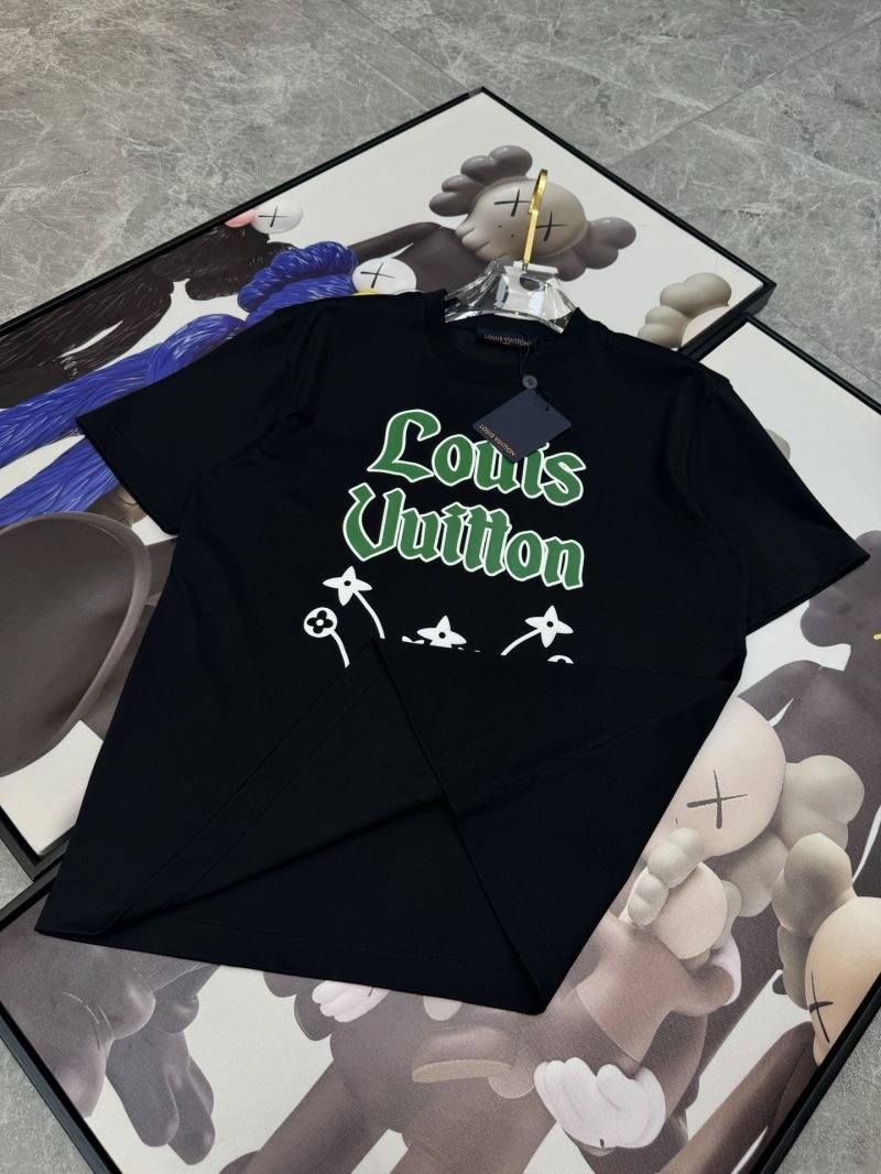 Fashionable Louis Vuitton T-Shirts 136229