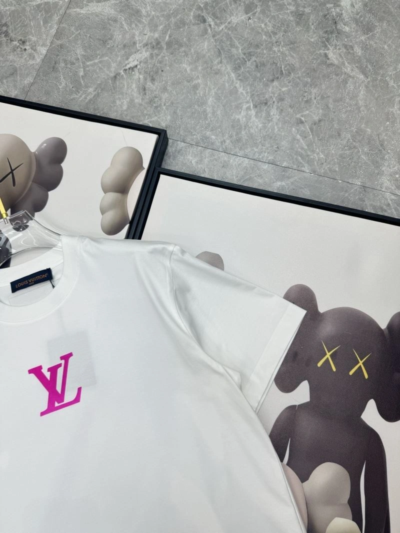 Louis Vuitton T-Shirts TimelessDesign 136235