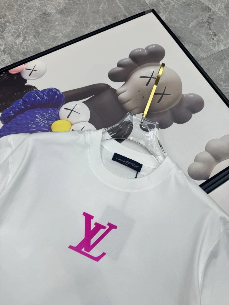 Louis Vuitton T-Shirts TimelessDesign 136235