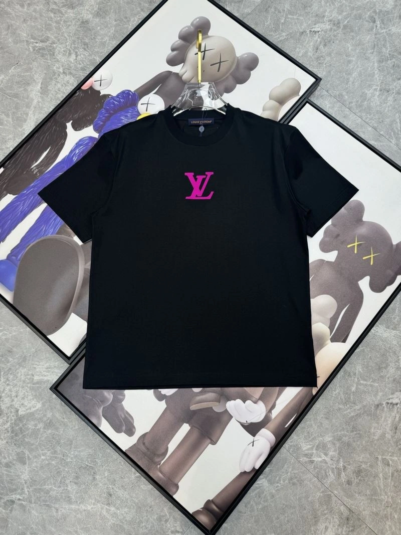 Louis Vuitton T-Shirts Snug 136219