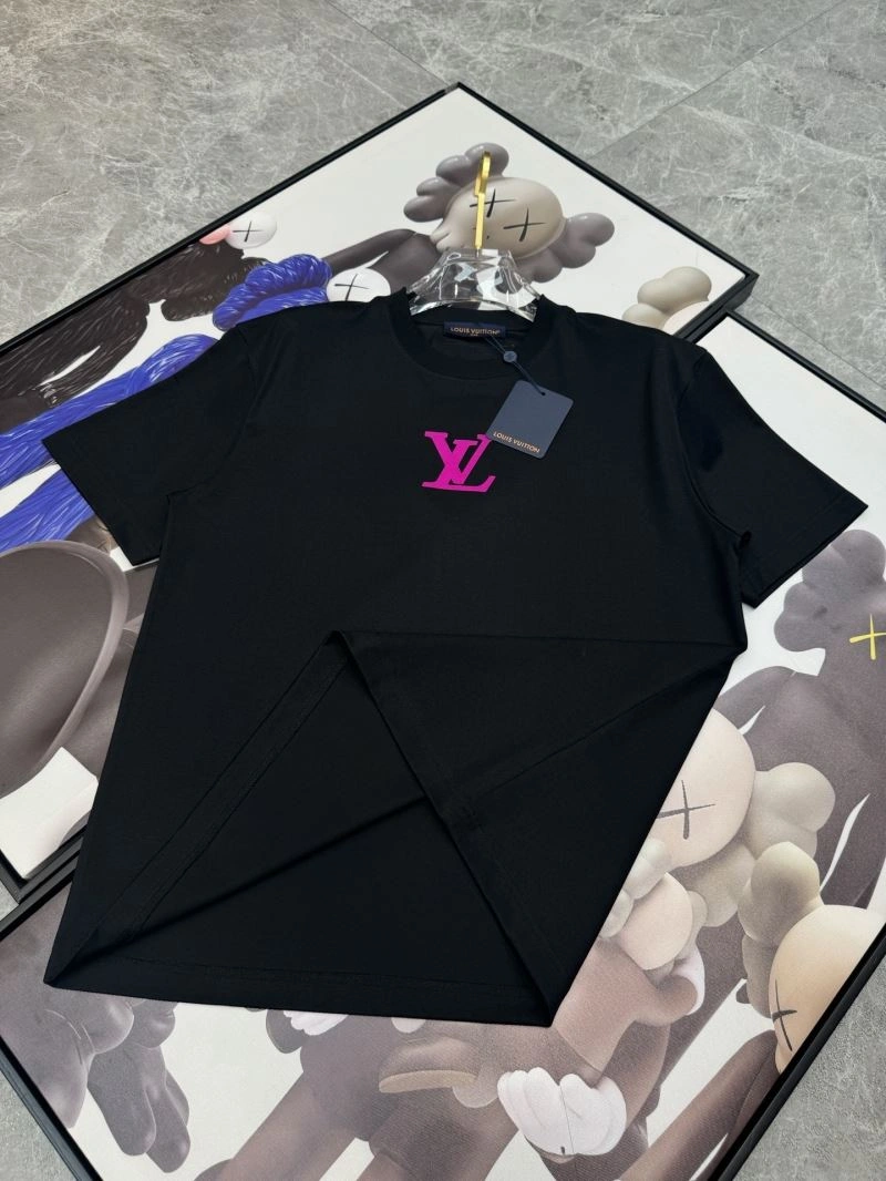 Louis Vuitton T-Shirts Snug 136219