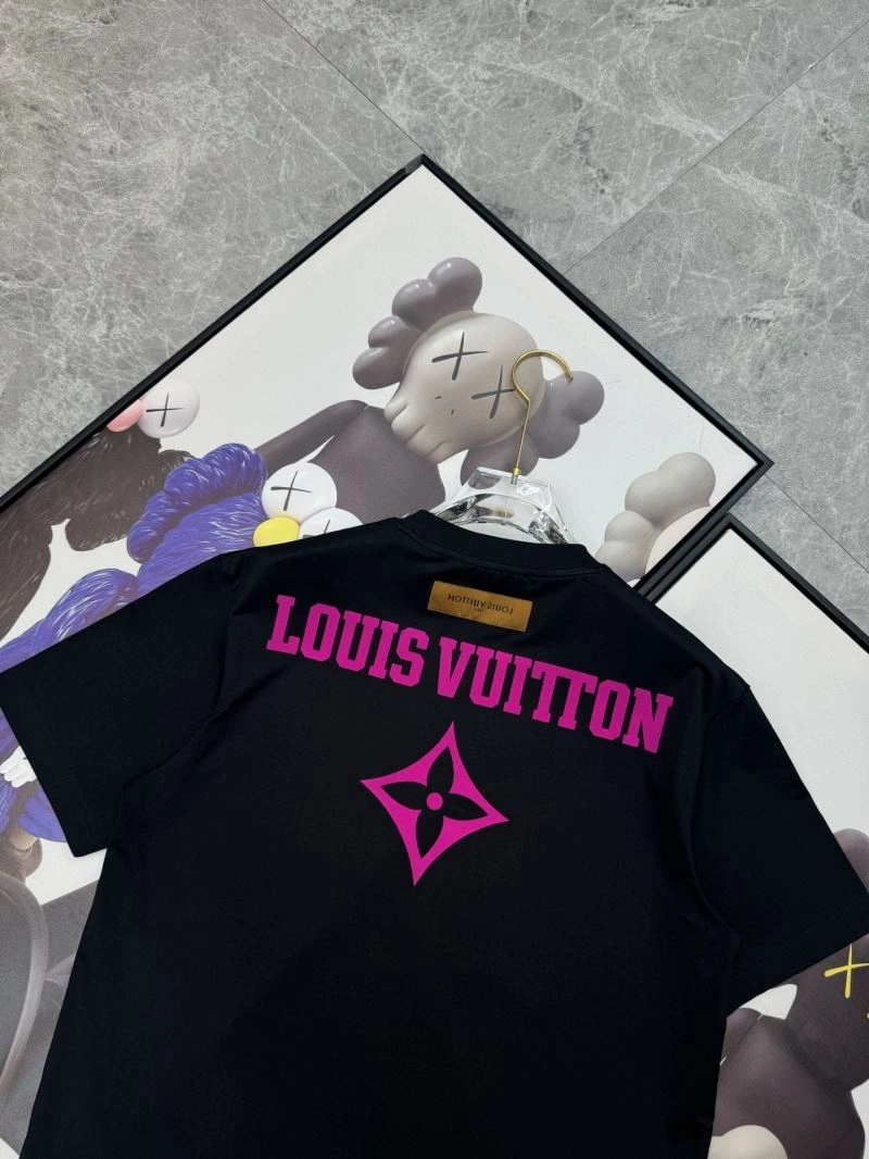 Louis Vuitton T-Shirts Snug 136219
