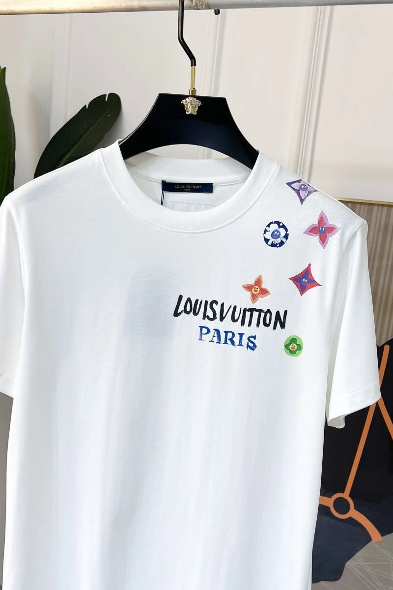 Louis Vuitton T-Shirts Chic 136231