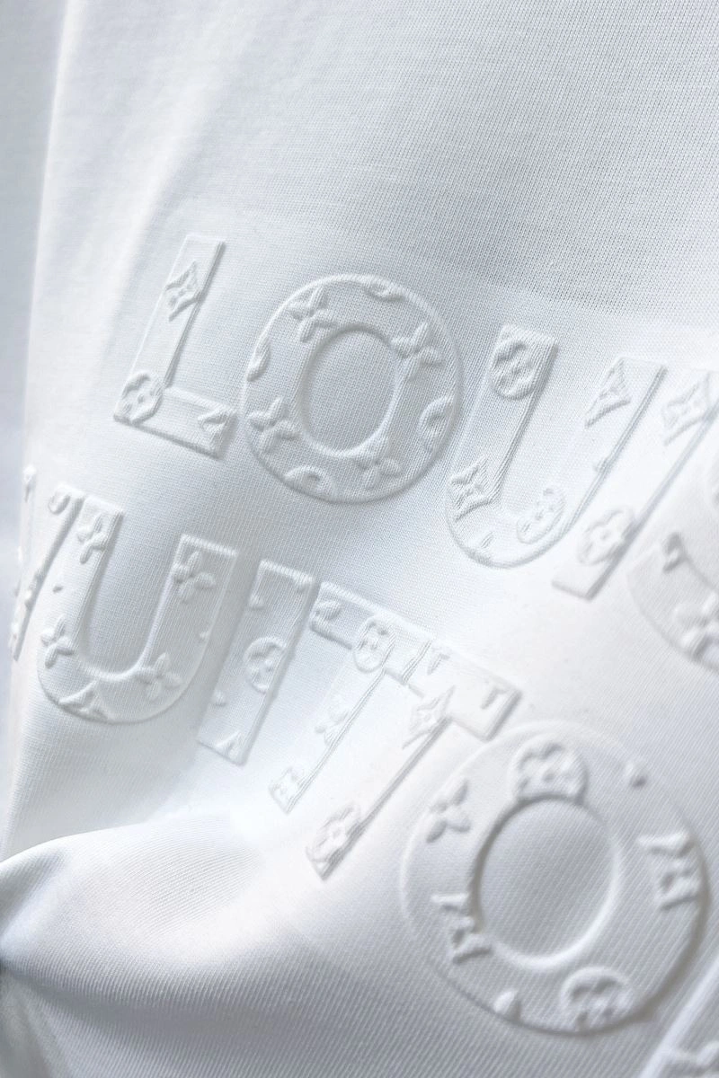 Sustainable Louis Vuitton T-Shirts 136222
