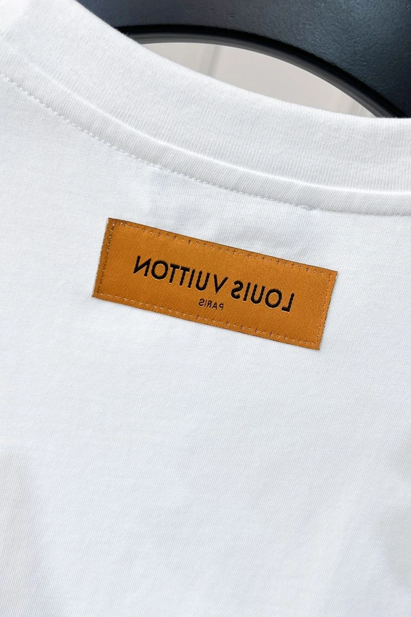 SmartChoice Louis Vuitton T-Shirts 136224
