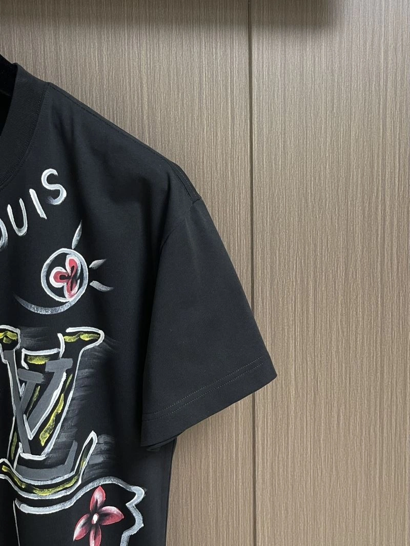 Neat Louis Vuitton T-Shirts 136232