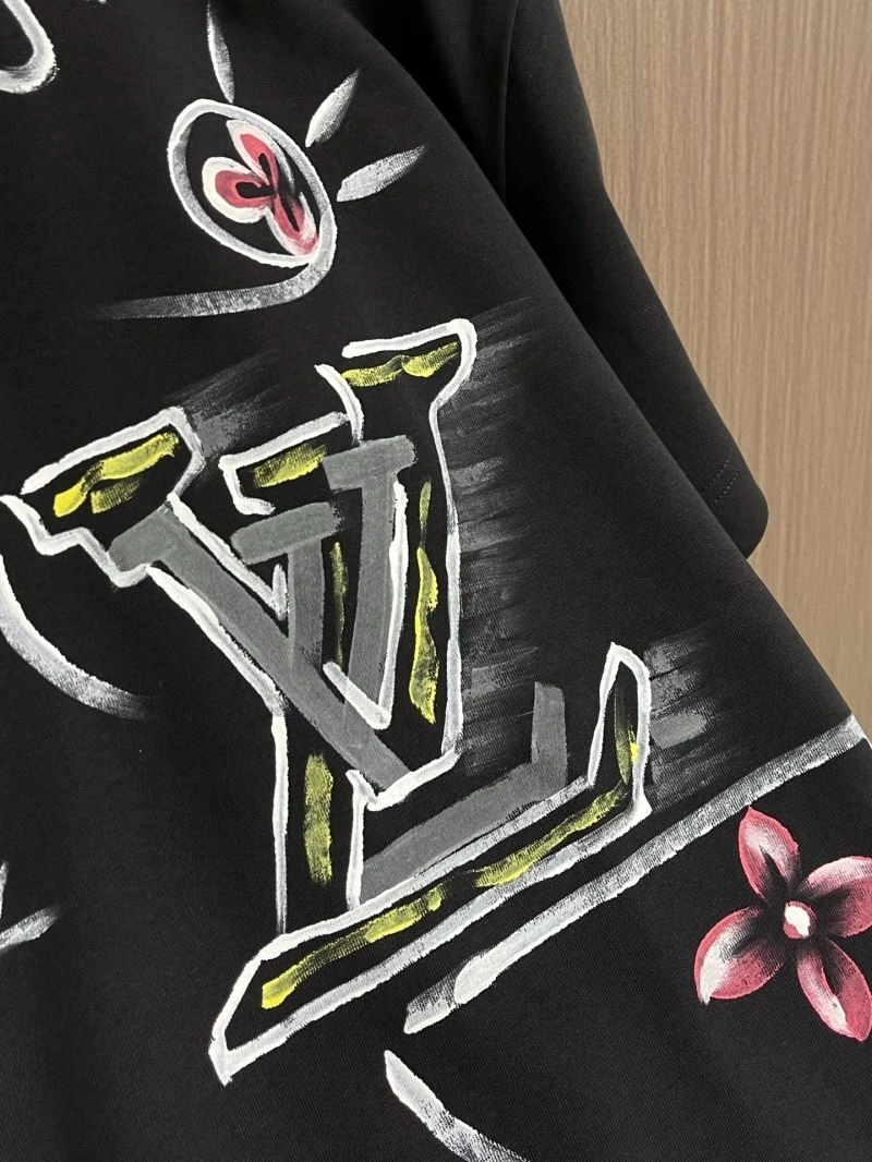 Neat Louis Vuitton T-Shirts 136232