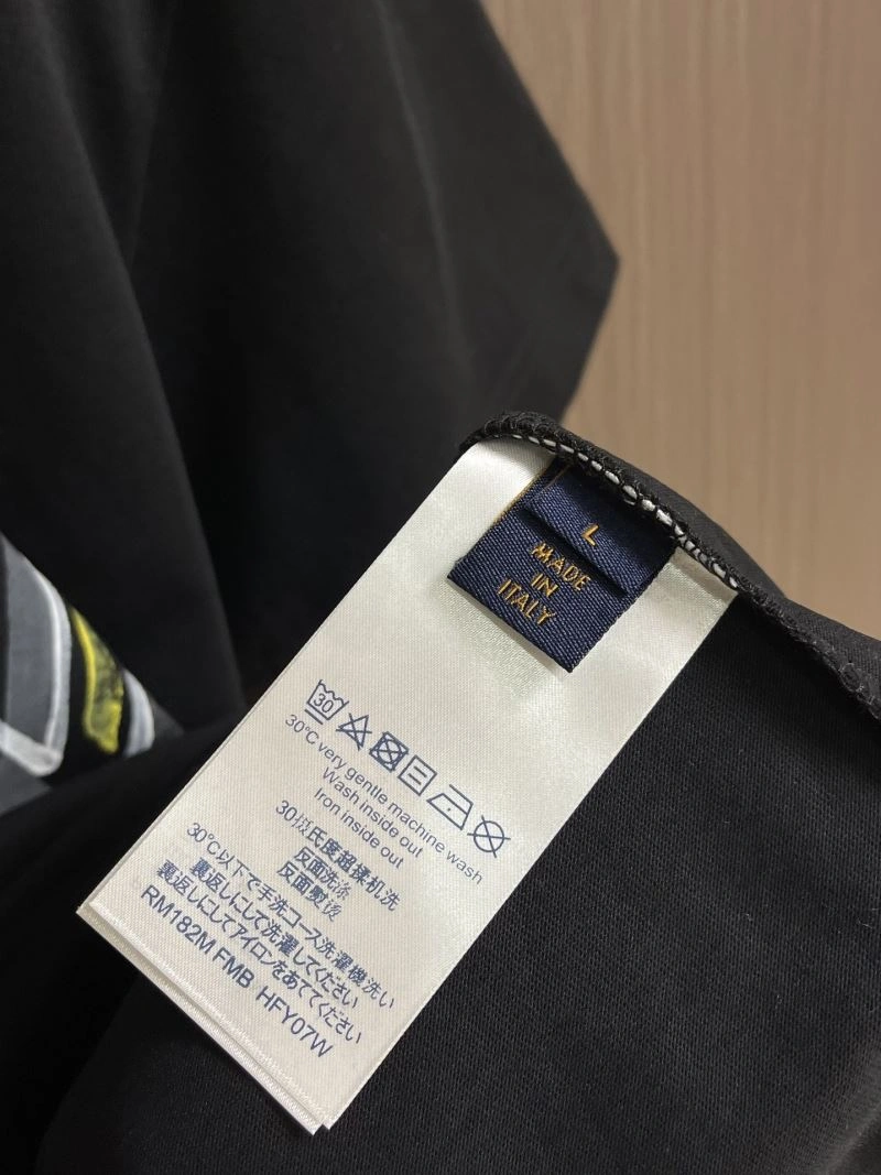 Neat Louis Vuitton T-Shirts 136232