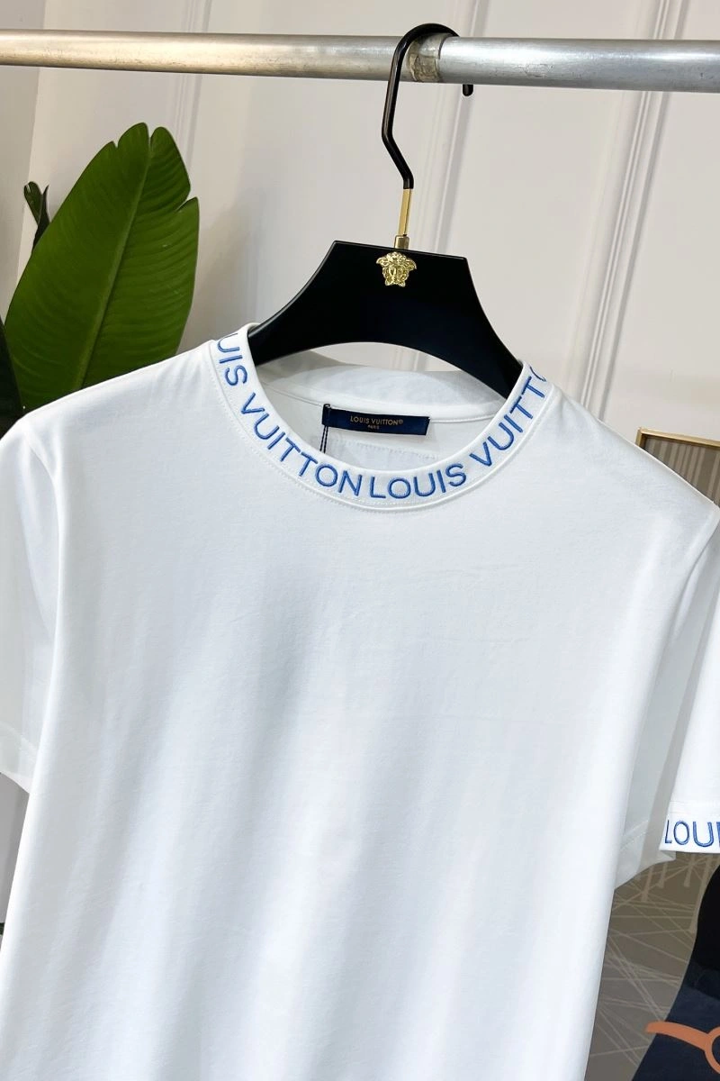 Effortless Louis Vuitton T-Shirts 136227