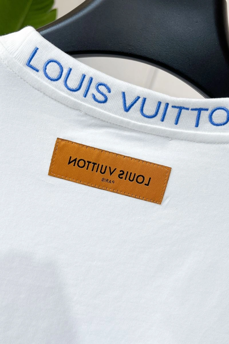 Effortless Louis Vuitton T-Shirts 136227