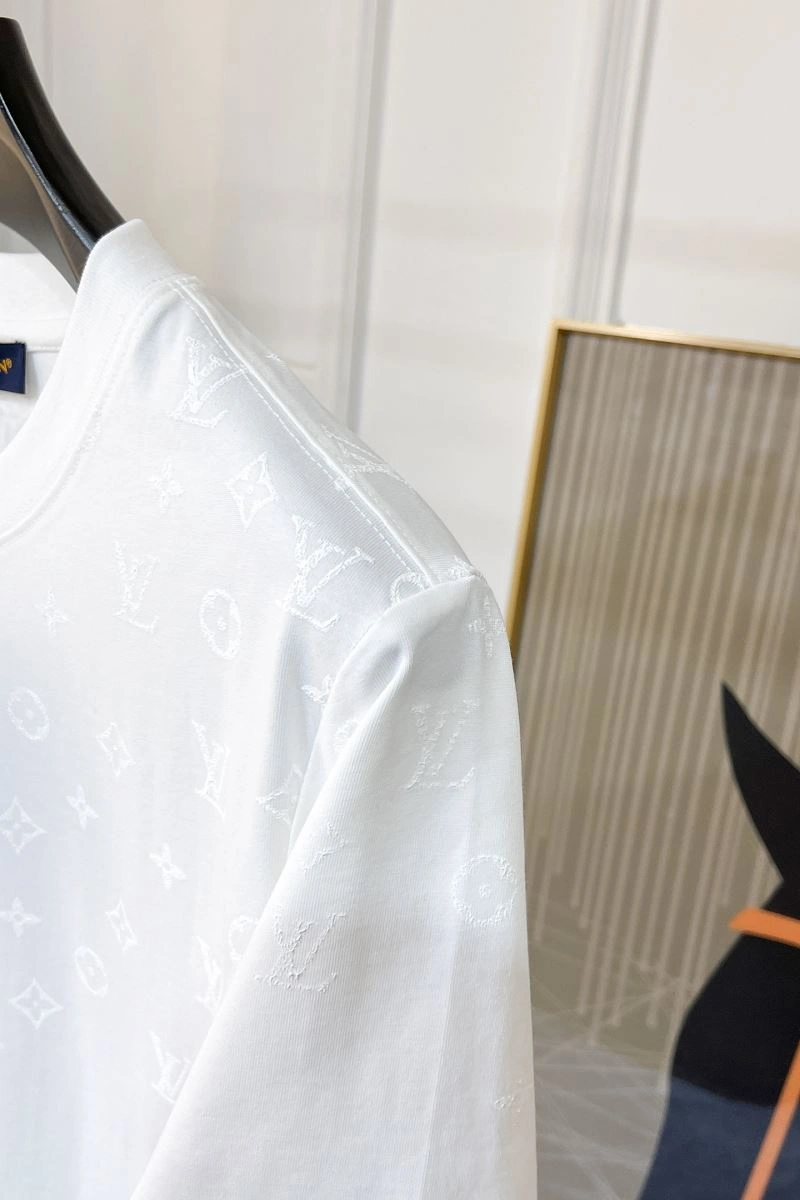 SoftTouch Louis Vuitton T-Shirts 136239