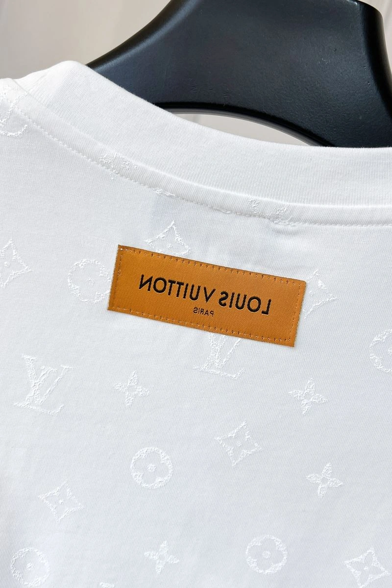 SoftTouch Louis Vuitton T-Shirts 136239