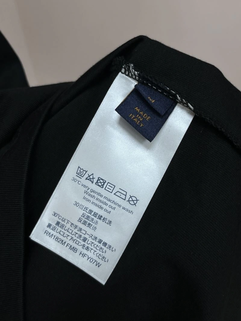 Classic Louis Vuitton T-Shirts 136240