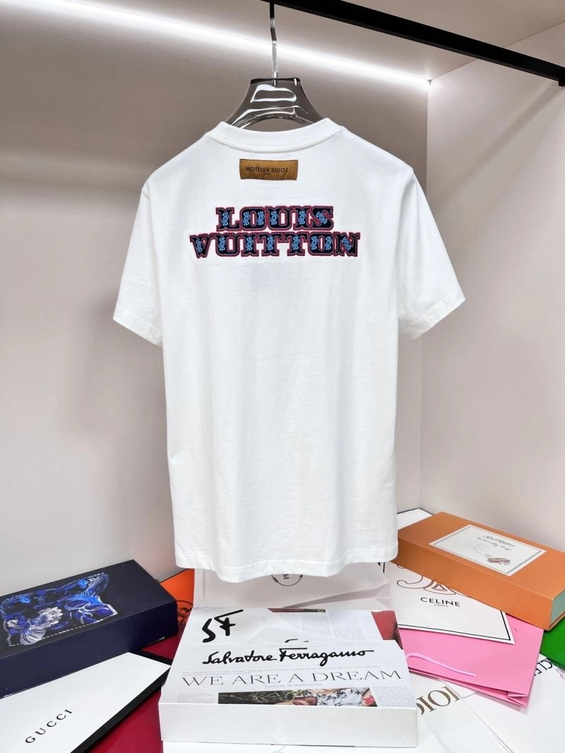 Classic Louis Vuitton T-Shirts 136240
