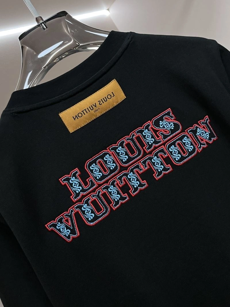 Classic Louis Vuitton T-Shirts 136240