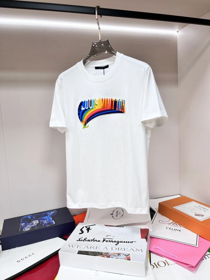 Comfortable Louis Vuitton T-Shirts 136218