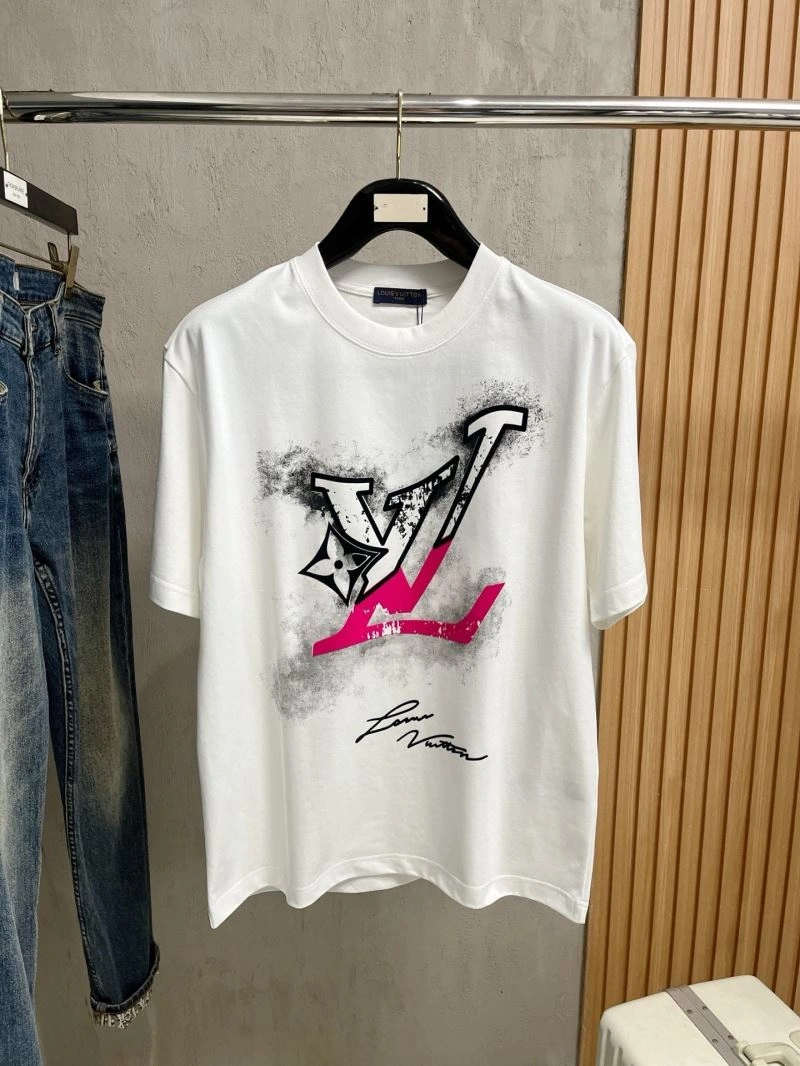SoftTouch Louis Vuitton T-Shirts 136213