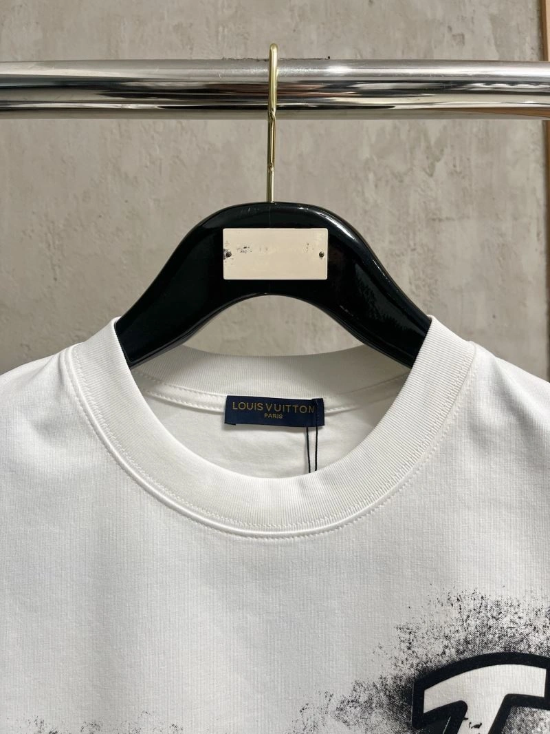 SoftTouch Louis Vuitton T-Shirts 136213