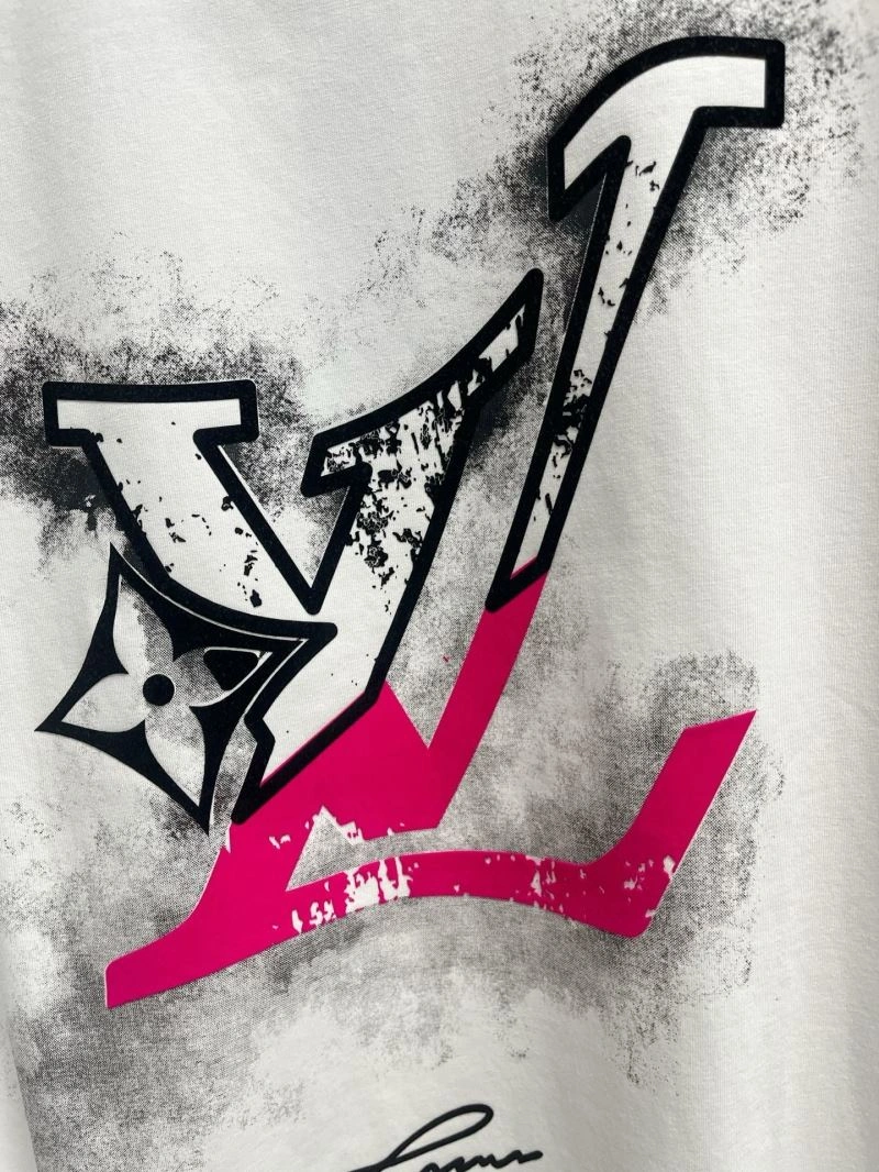SoftTouch Louis Vuitton T-Shirts 136213