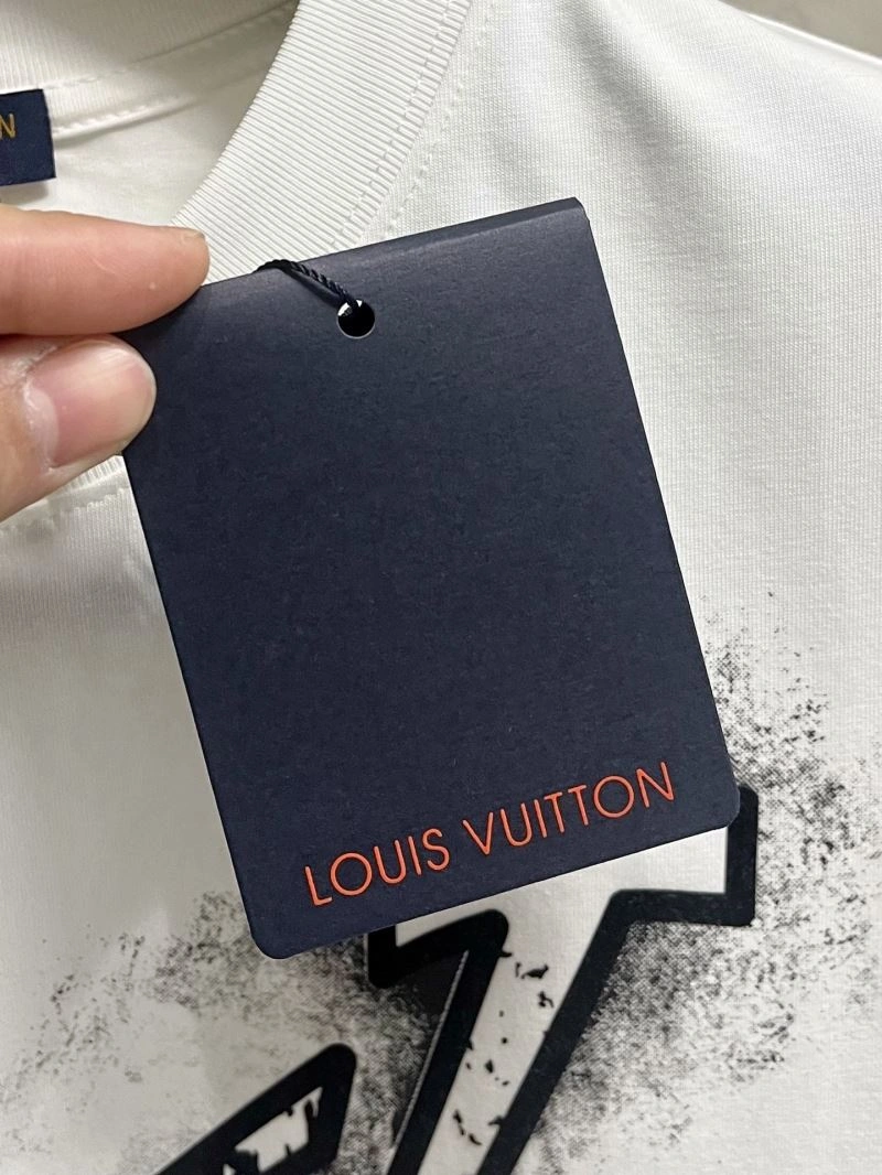 SoftTouch Louis Vuitton T-Shirts 136213